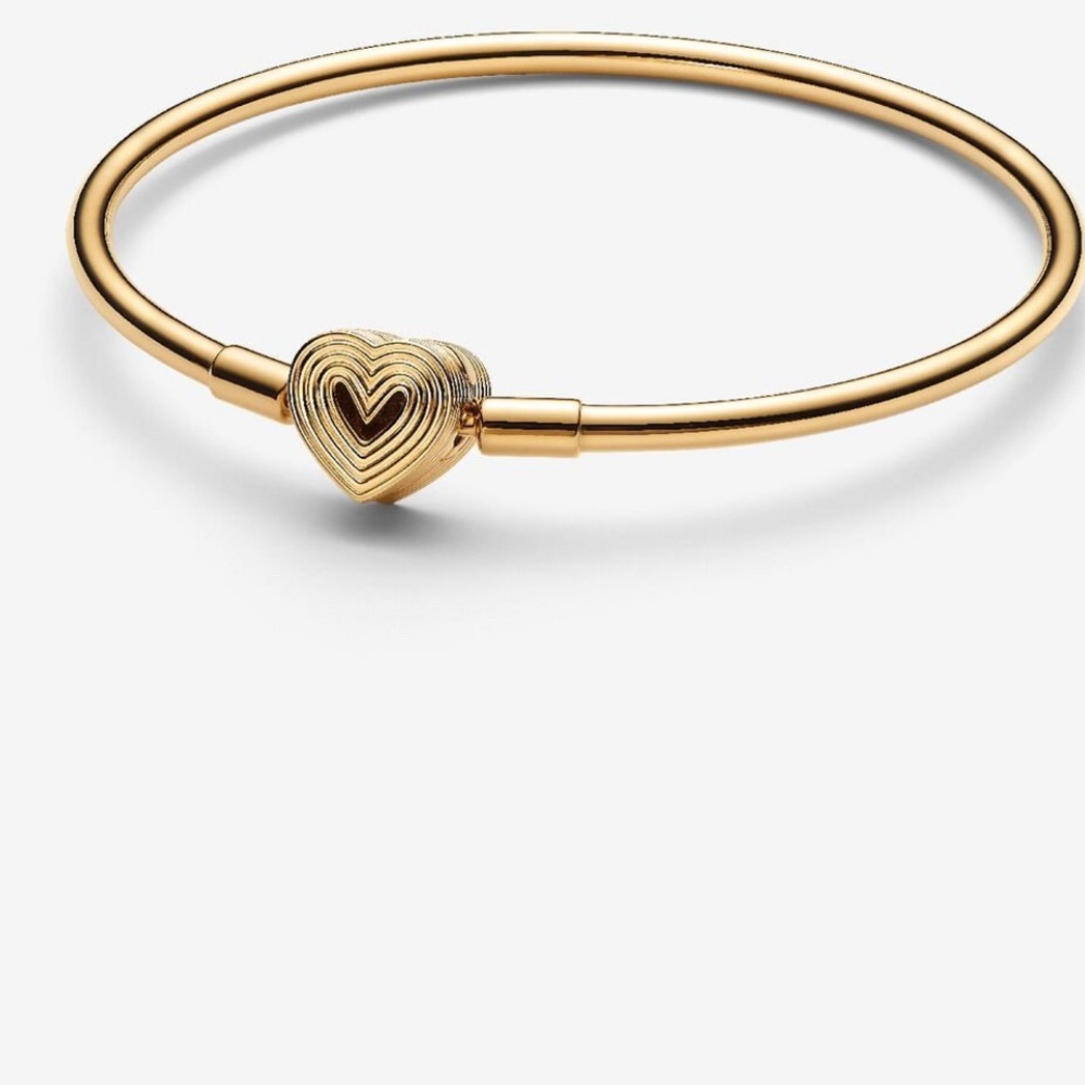 Elegant Gold Heart Bangle Bracelet